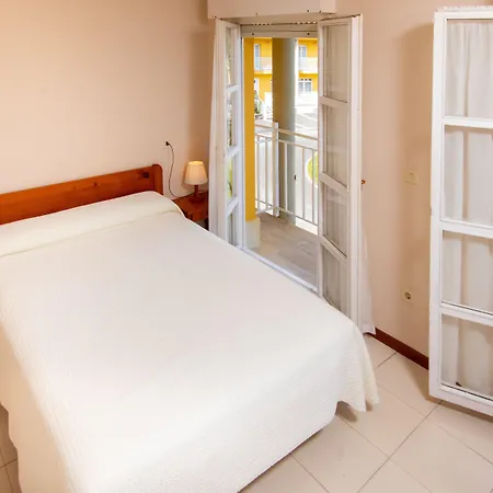 San Pedro En Apartamento Llanes